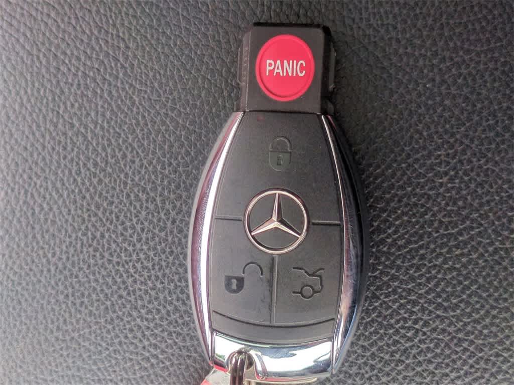 Thumbnail: 2012 Mercedes-Benz SL-Class - 32