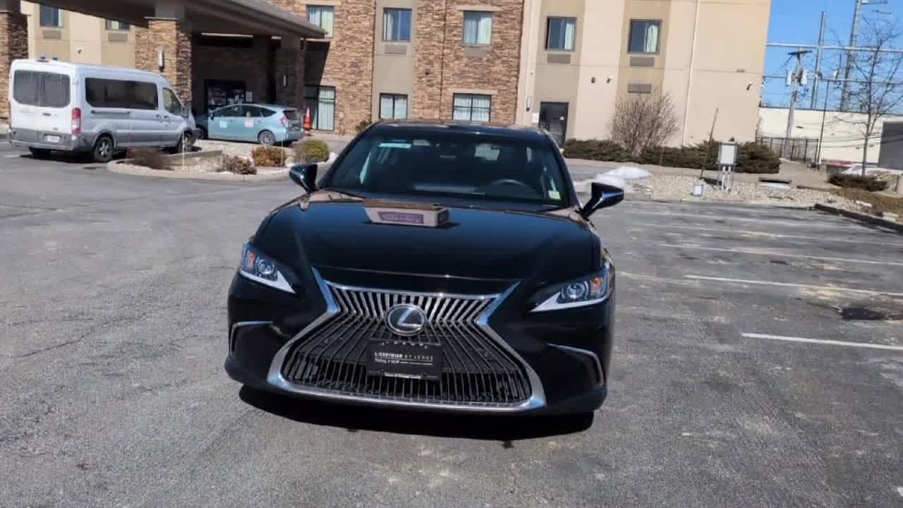 Thumbnail: 2021 Lexus ES - 3