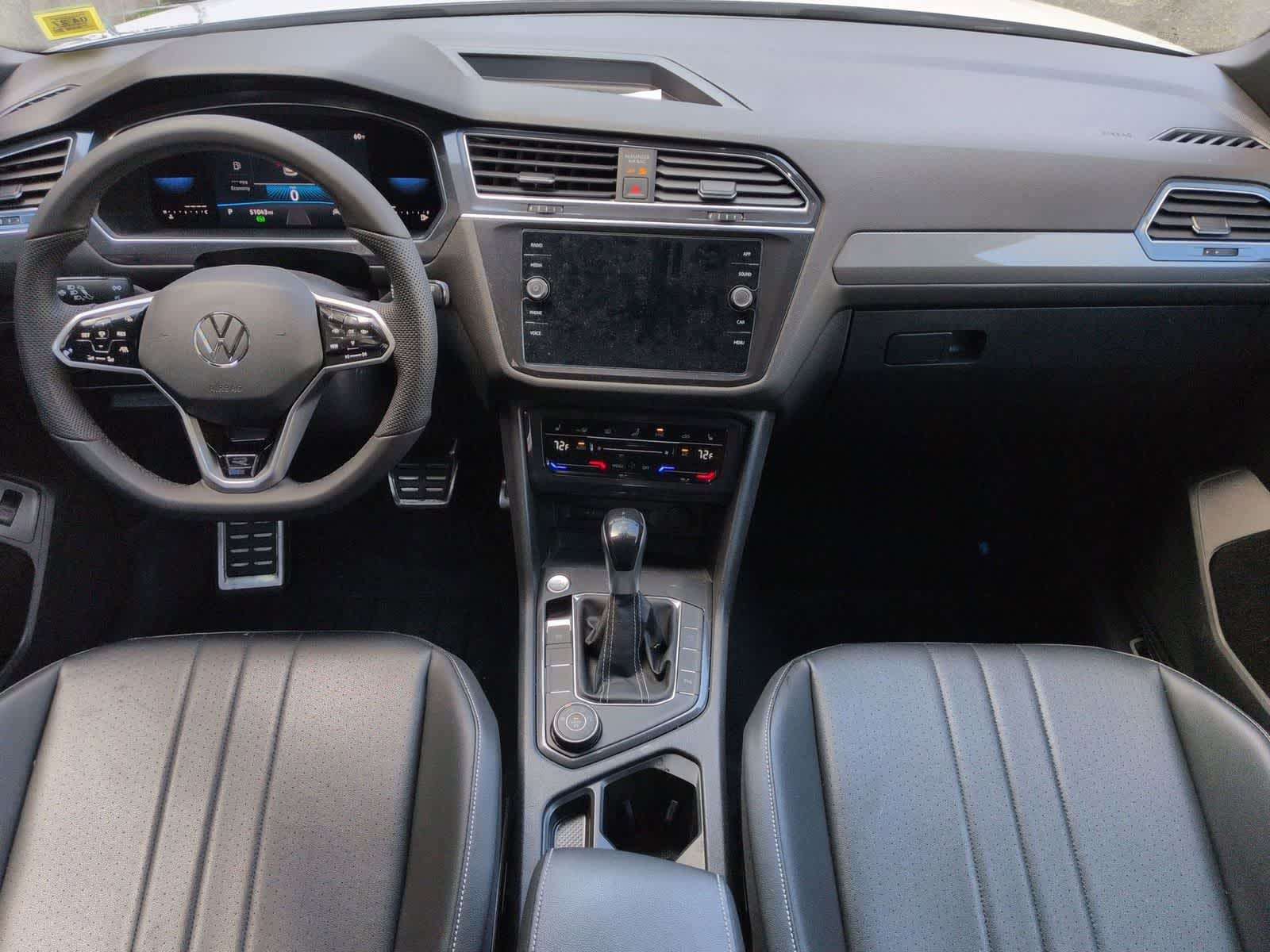 Thumbnail: 2022 Volkswagen Tiguan - 16