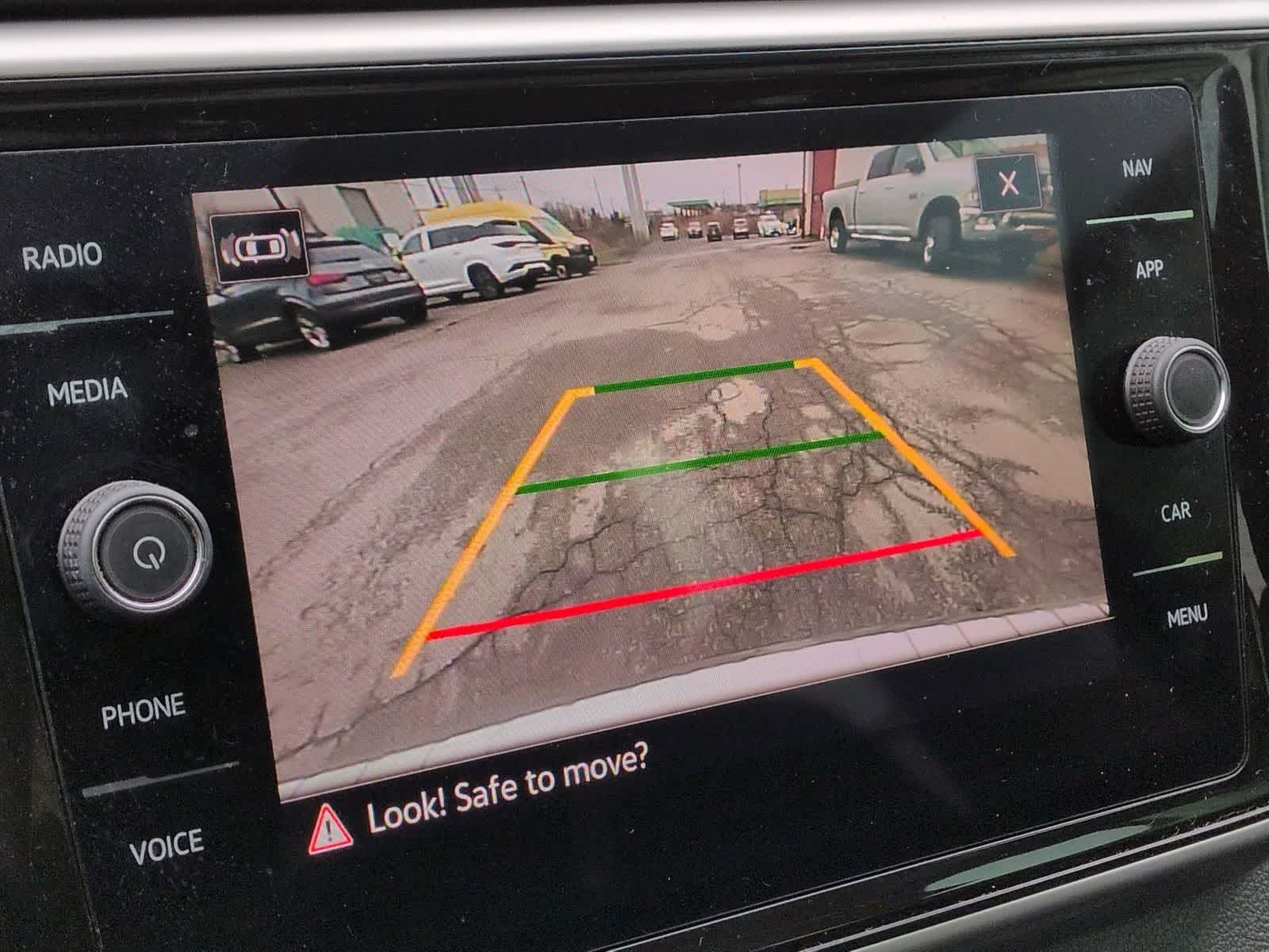 Thumbnail: 2023 Volkswagen Atlas - 31