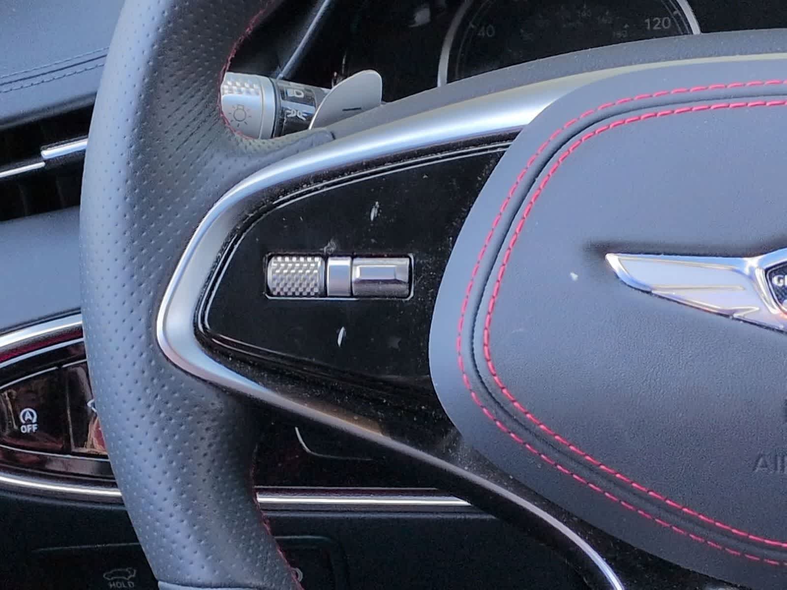 Thumbnail: 2022 Genesis GV70 - 26