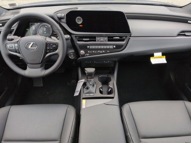 Thumbnail: 2025 Lexus ES - 16