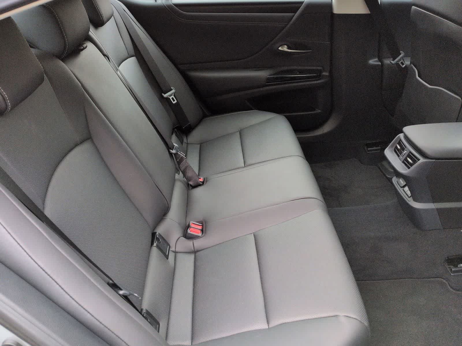 Thumbnail: 2025 Lexus ES - 22