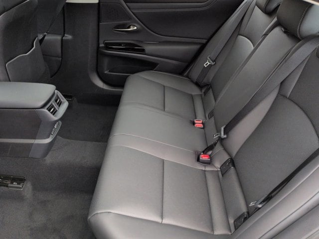 Thumbnail: 2025 Lexus ES - 21