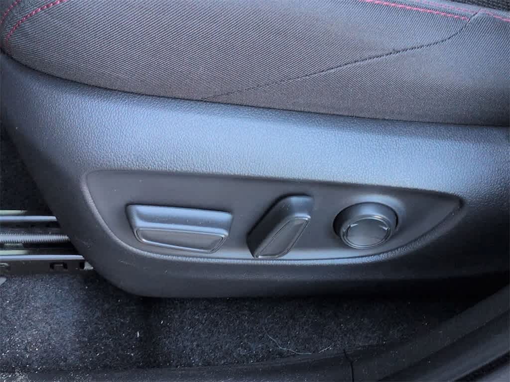 Thumbnail: 2022 Toyota RAV4 - 18