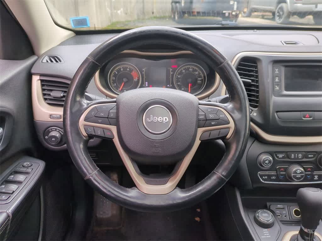 Thumbnail: 2016 Jeep Cherokee - 25