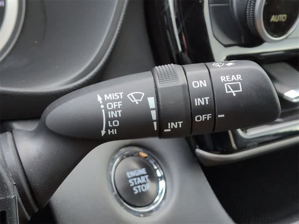 Thumbnail: 2023 Toyota Highlander - 25