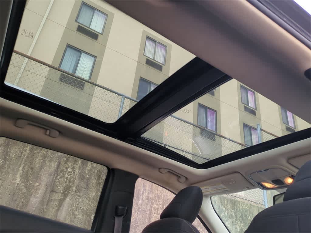 Thumbnail: 2016 Jeep Cherokee - 23