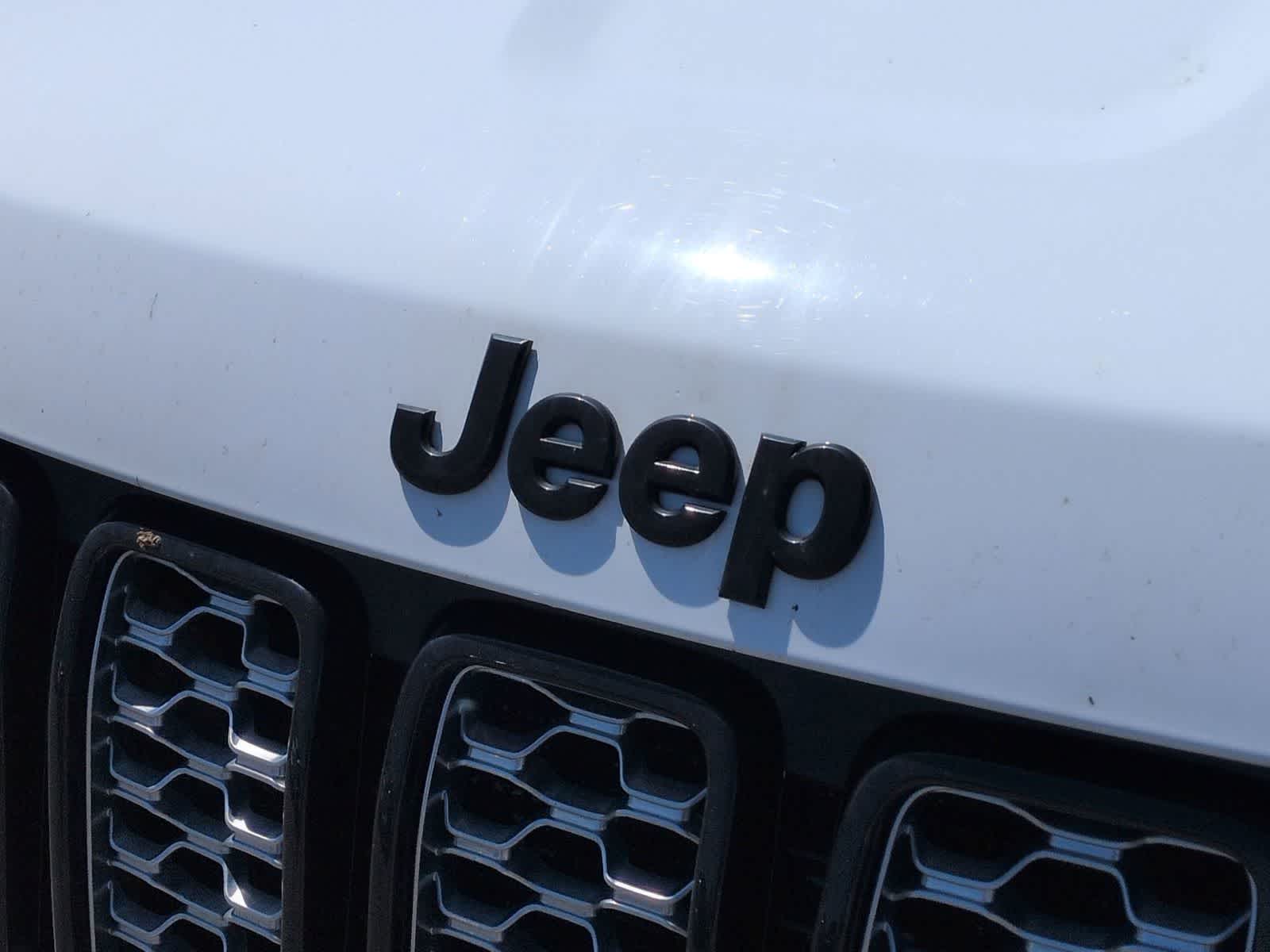 Thumbnail: 2020 Jeep Grand Cherokee - 12