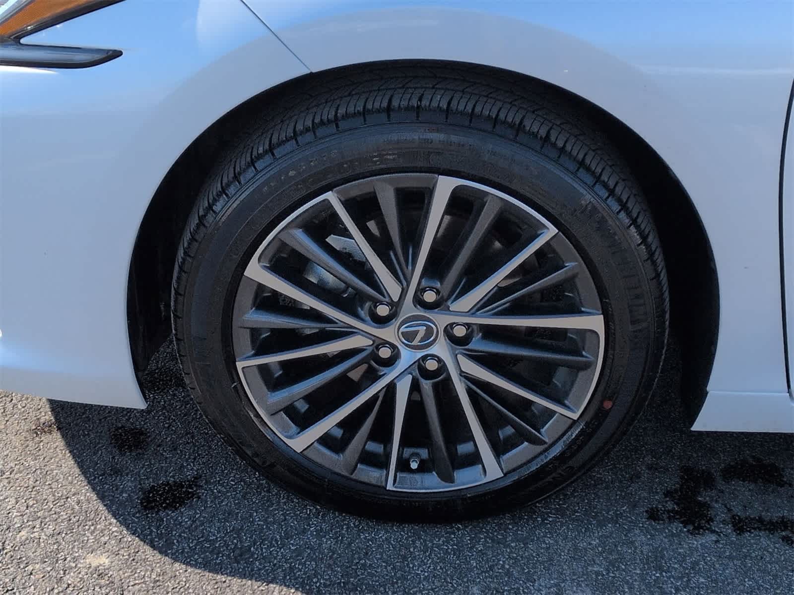 Thumbnail: 2025 Lexus ES - 14