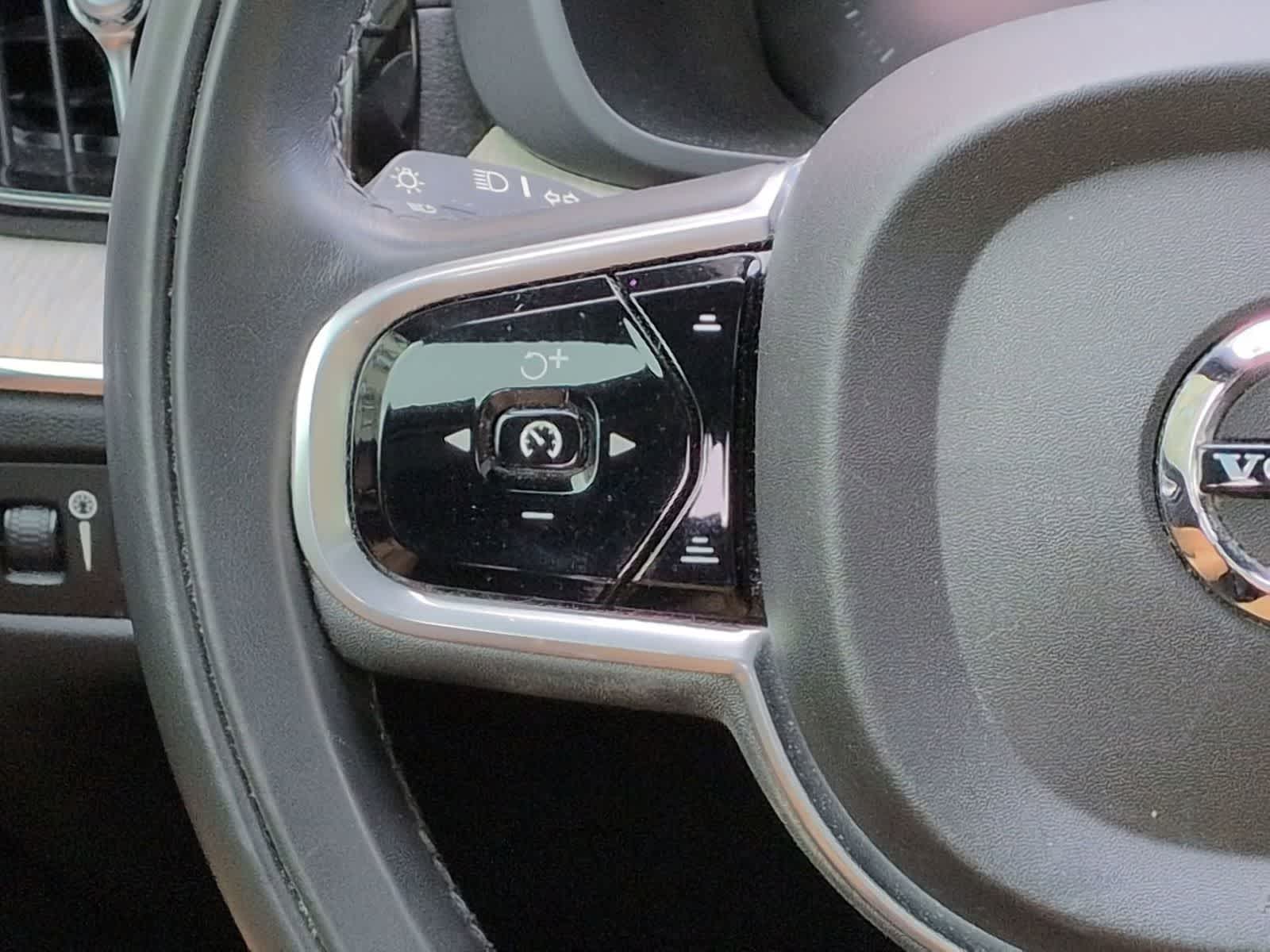 Thumbnail: 2018 Volvo XC60 - 26