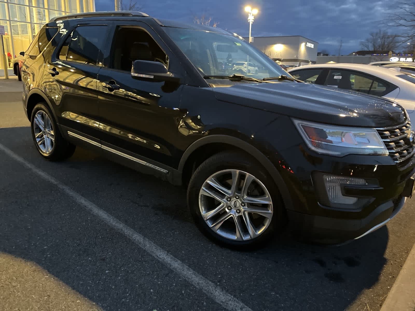 Thumbnail: 2016 Ford Explorer - 2