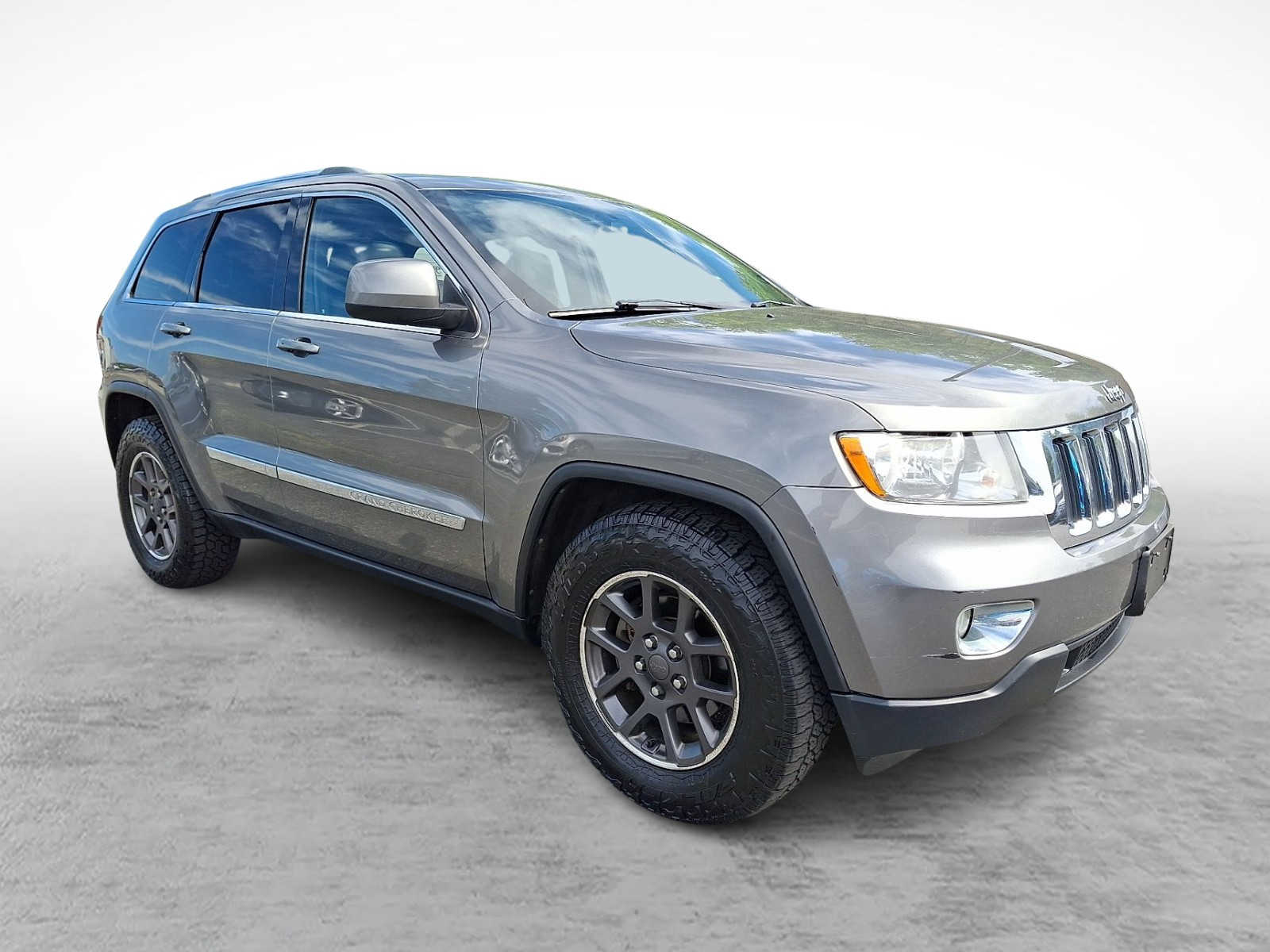 Thumbnail: 2012 Jeep Grand Cherokee - 3