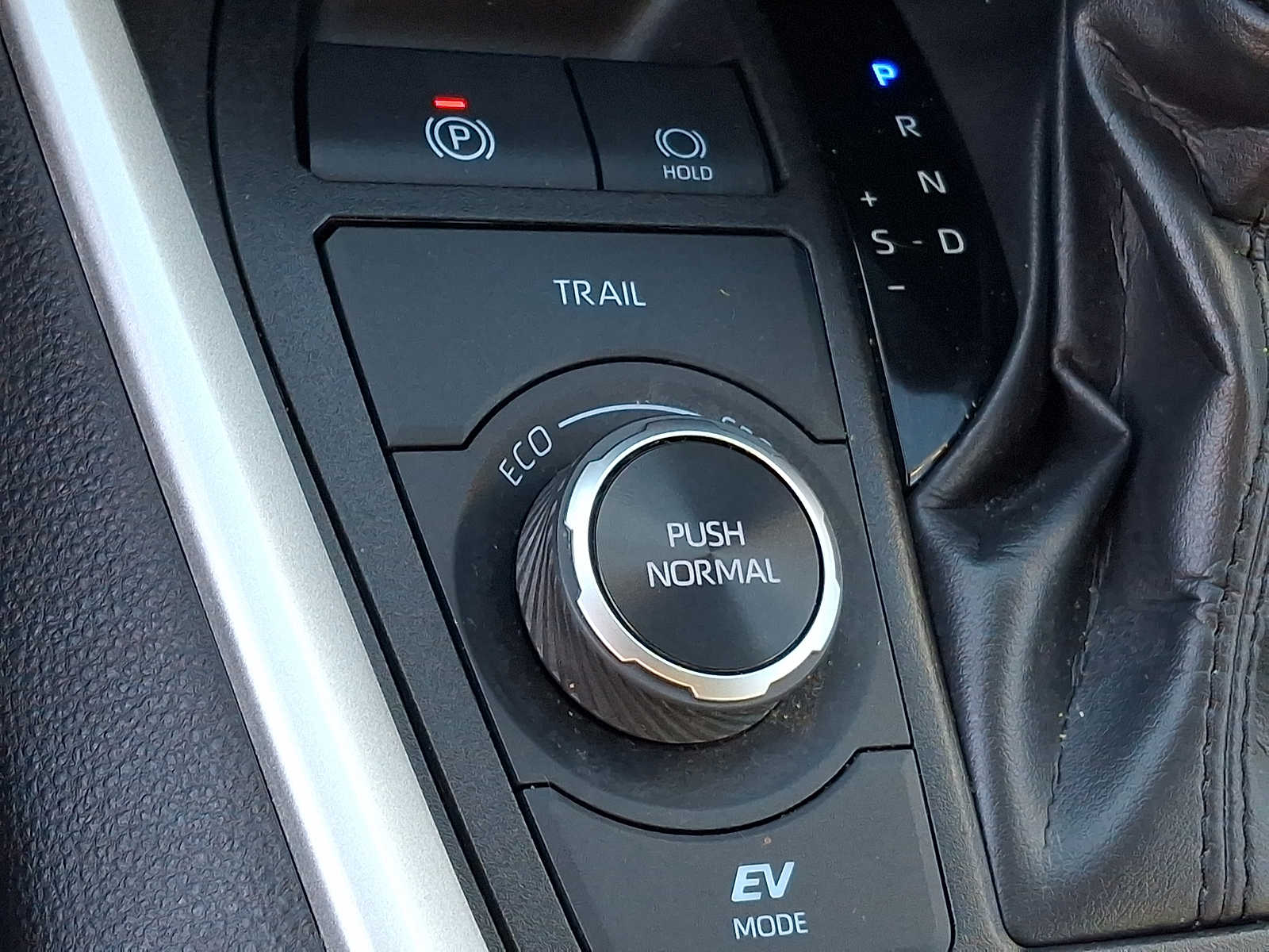 Thumbnail: 2025 Toyota RAV4 - 19