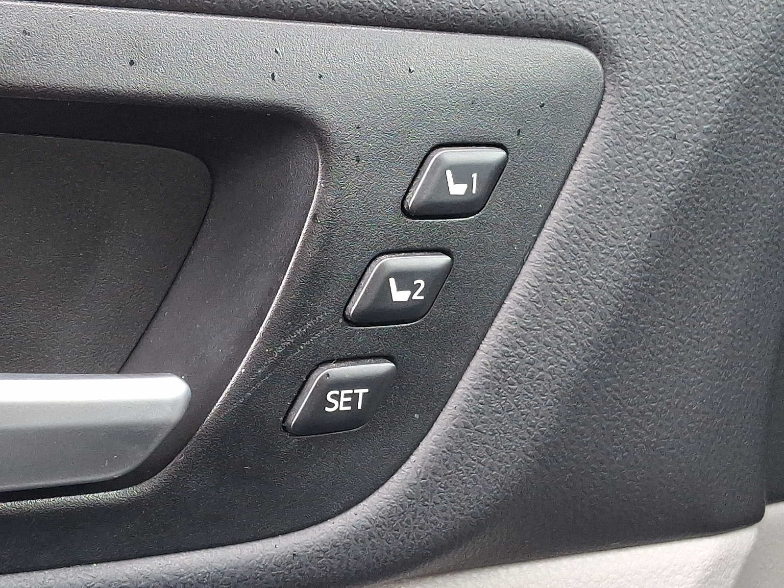 Thumbnail: 2014 Toyota Highlander - 25