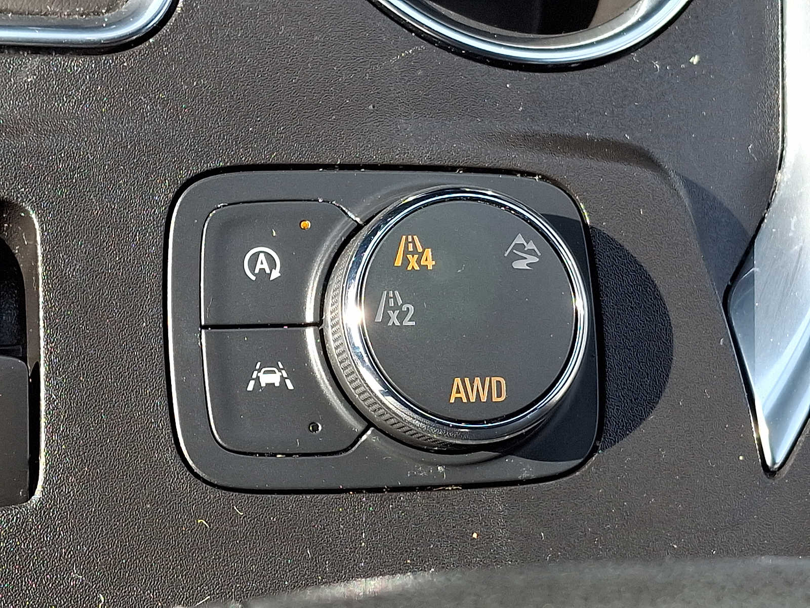 Thumbnail: 2023 Chevrolet Traverse - 18