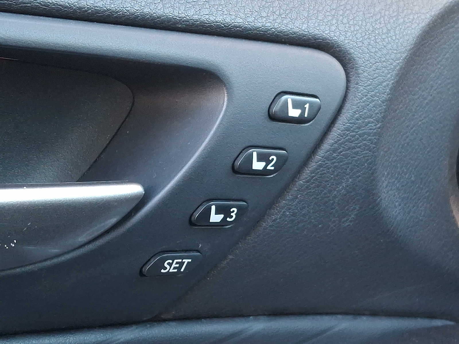 Thumbnail: 2023 Lexus IS - 23