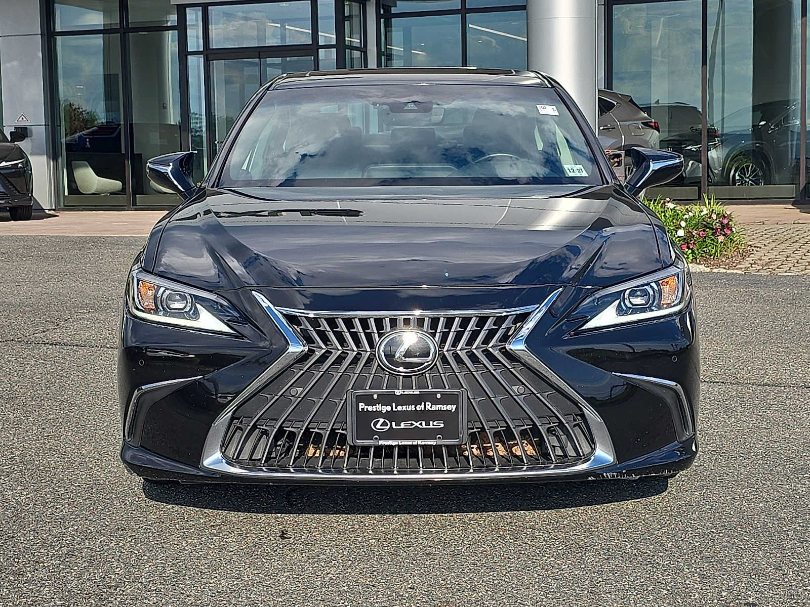 Thumbnail: 2023 Lexus ES - 2