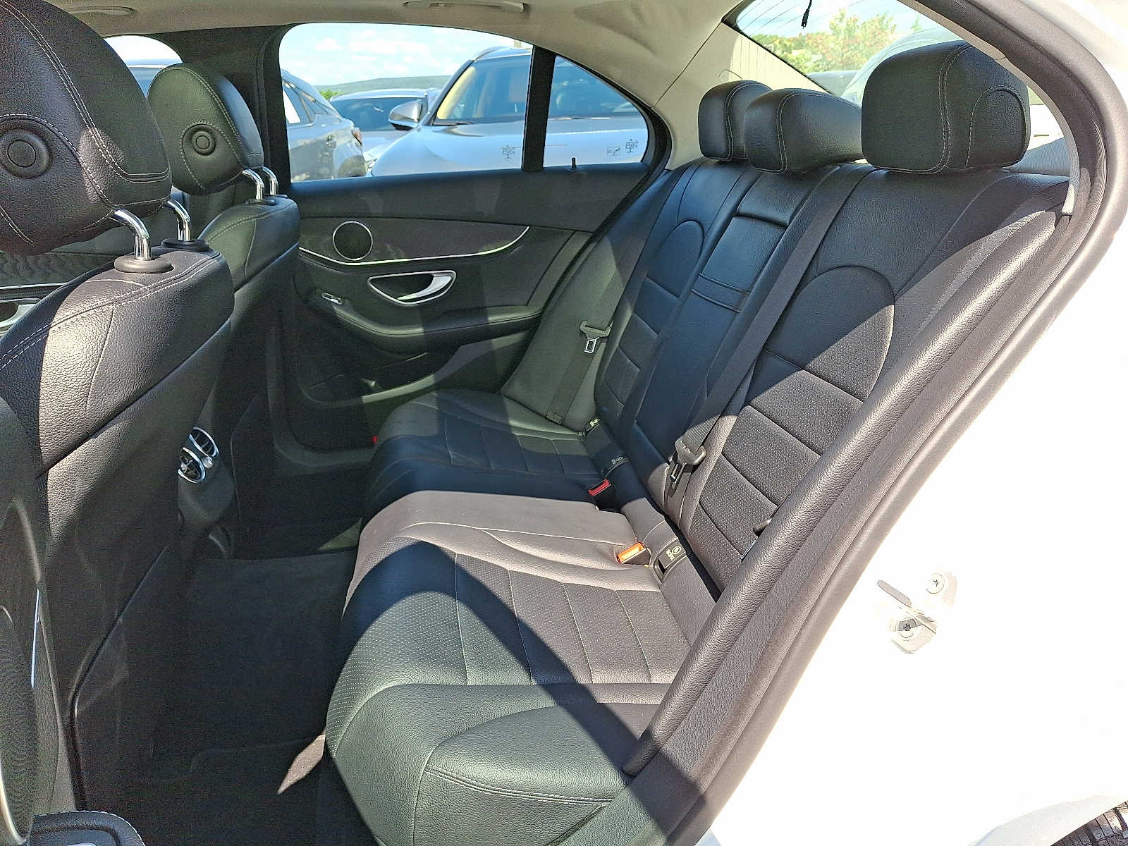 Thumbnail: 2016 Mercedes-Benz C-Class - 8