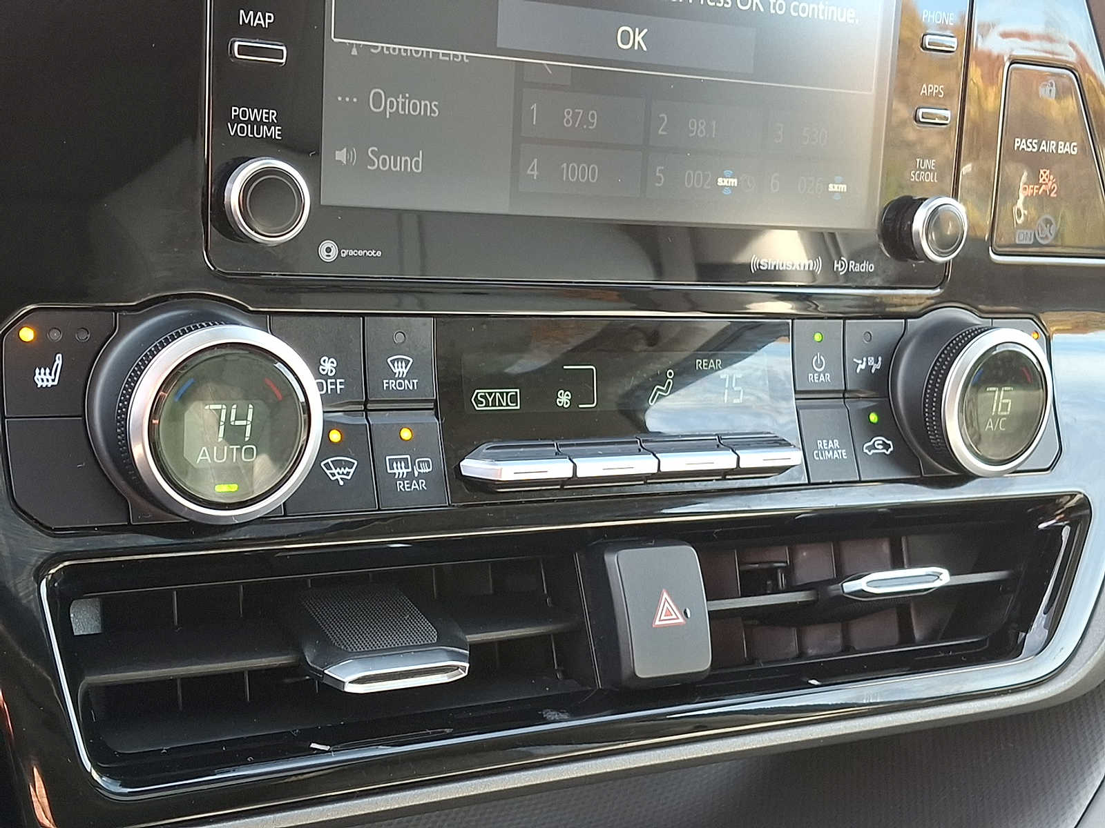 Thumbnail: 2021 Toyota Highlander - 15