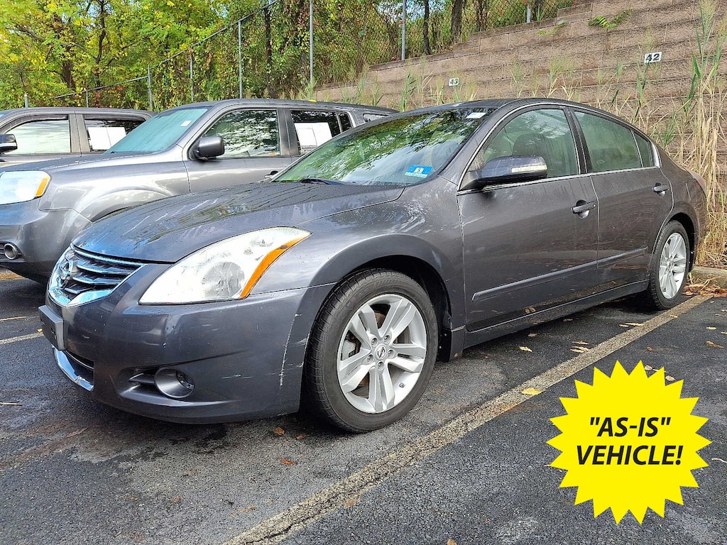 Used 2010 Nissan Altima 3.5 SR Sedan