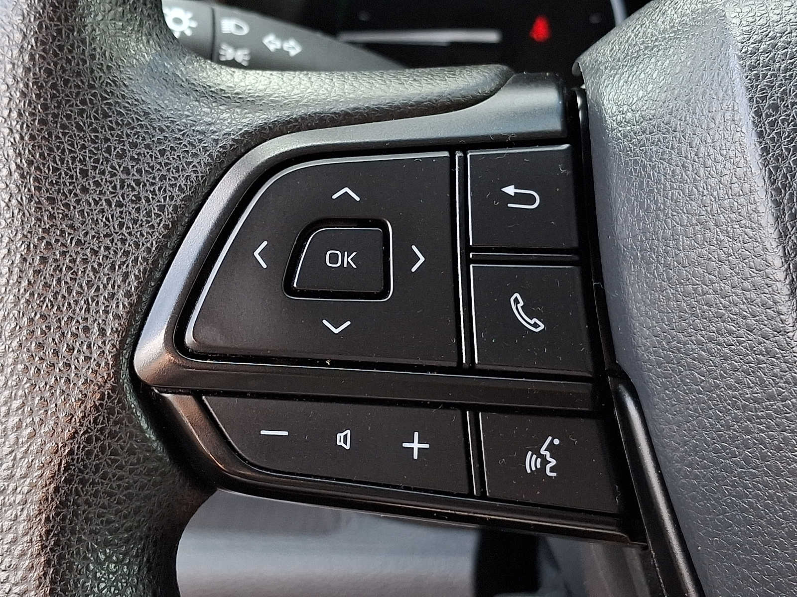 Thumbnail: 2023 Toyota Sienna - 17