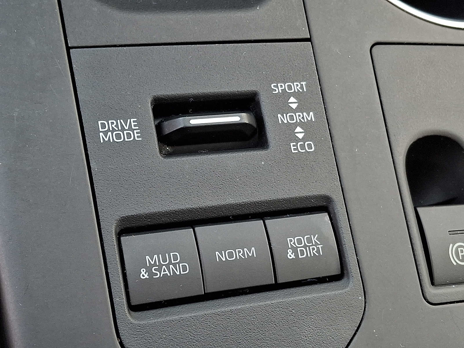 Thumbnail: 2023 Toyota Highlander - 25