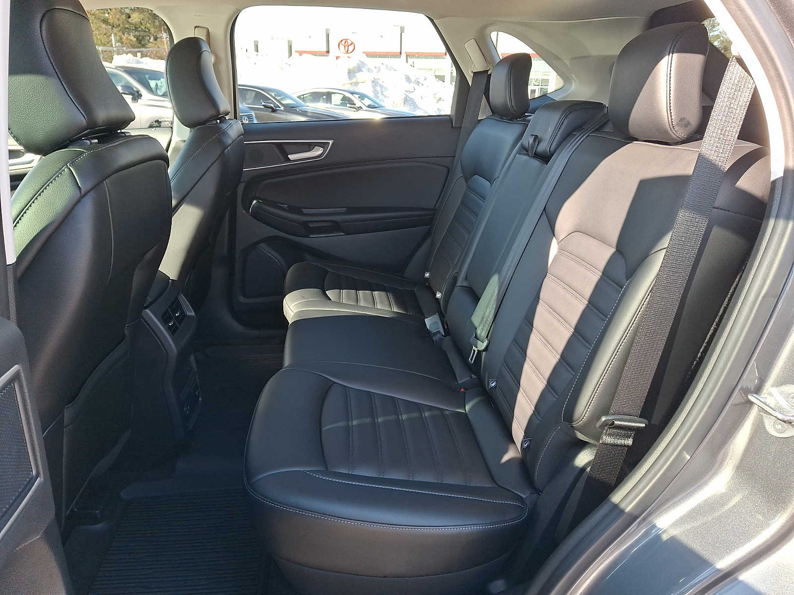 Thumbnail: 2022 Ford Edge - 8