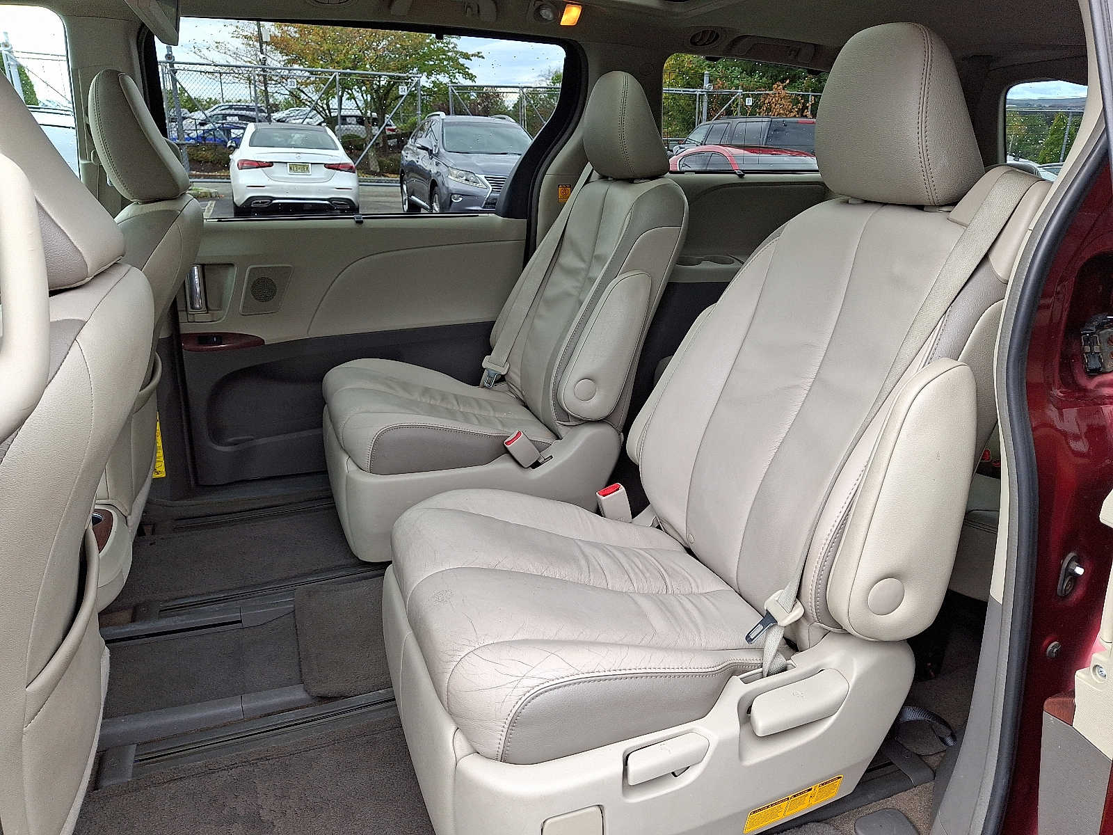 Thumbnail: 2013 Toyota Sienna - 8