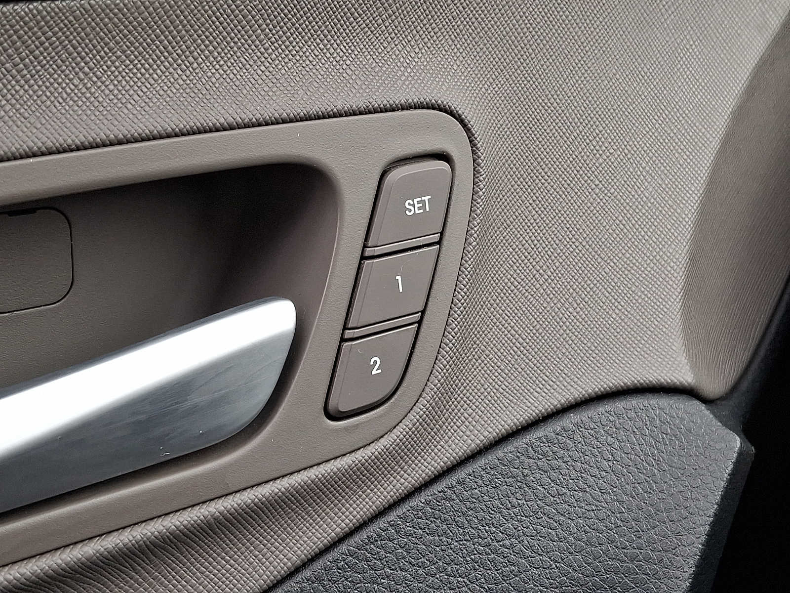 Thumbnail: 2015 Hyundai Santa Fe - 26