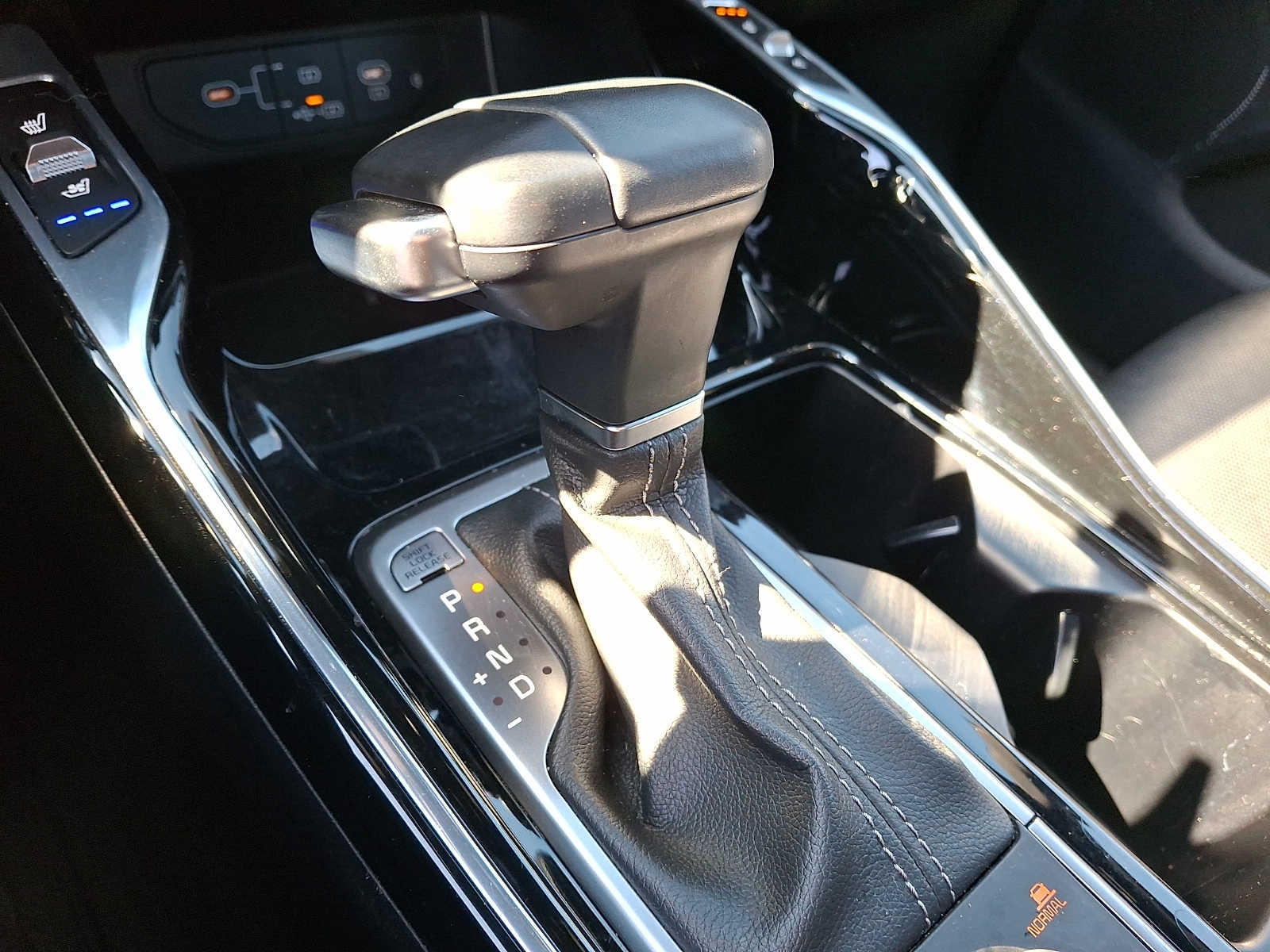 Thumbnail: 2024 Kia Sorento - 13