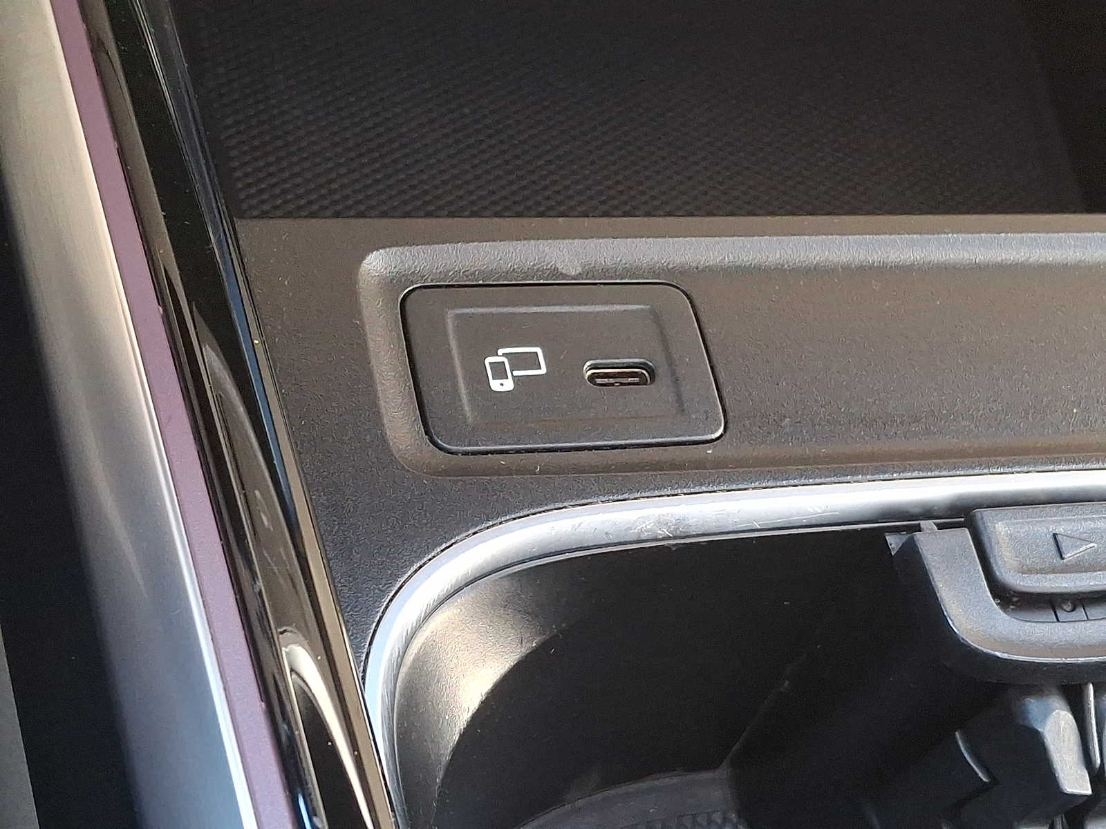 Thumbnail: 2022 Mercedes-Benz GLB - 21