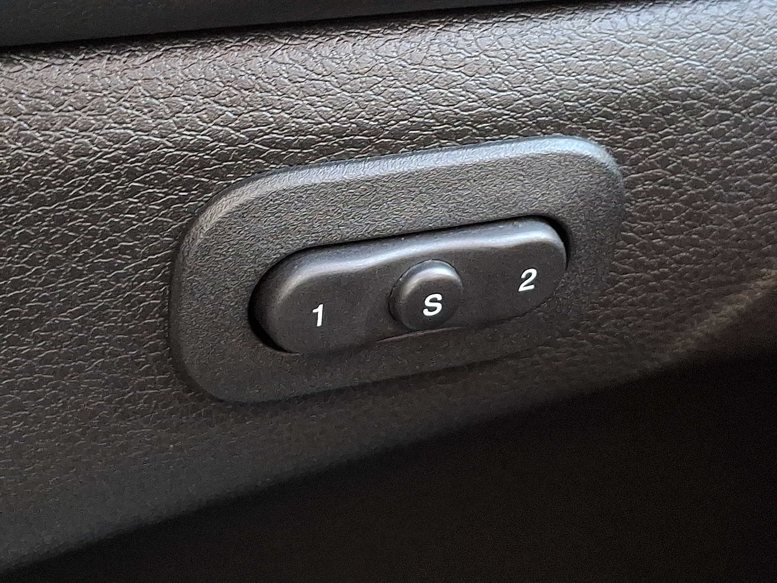 Thumbnail: 2019 Jeep Grand Cherokee - 24