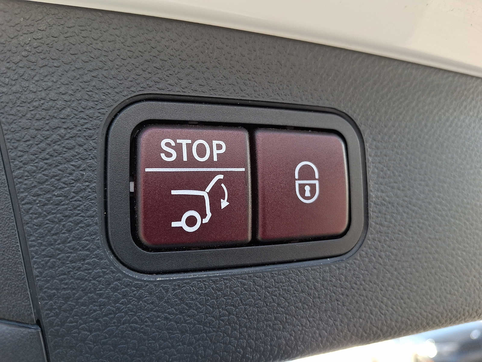 Thumbnail: 2019 Mercedes-Benz GLC - 26