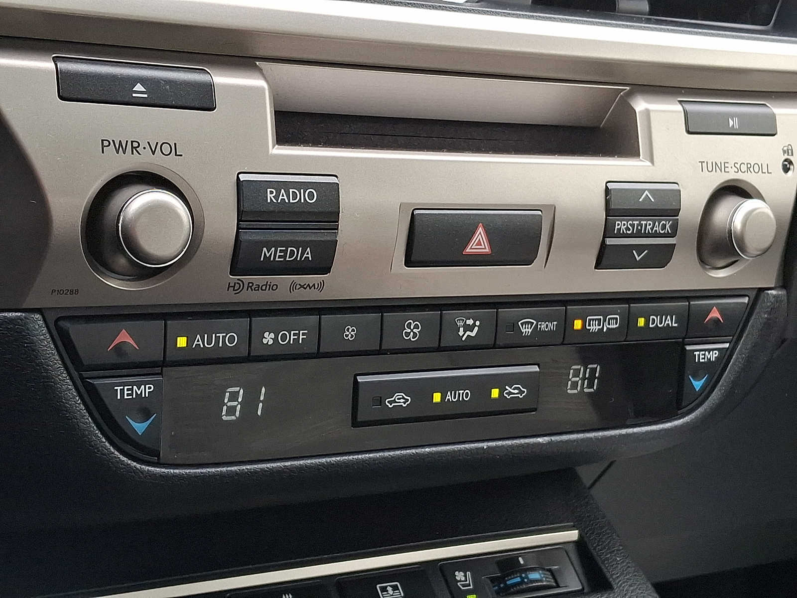 Thumbnail: 2013 Lexus ES - 14