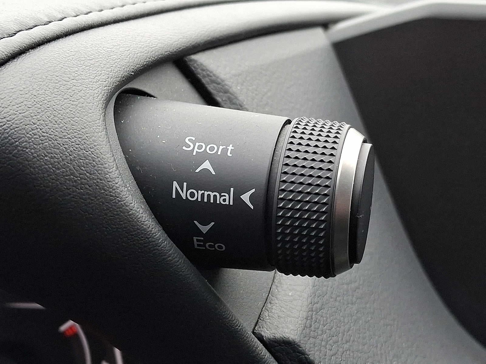 Thumbnail: 2020 Lexus ES - 20