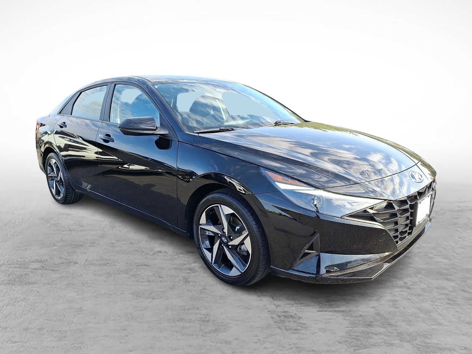 Thumbnail: 2023 Hyundai Elantra - 3