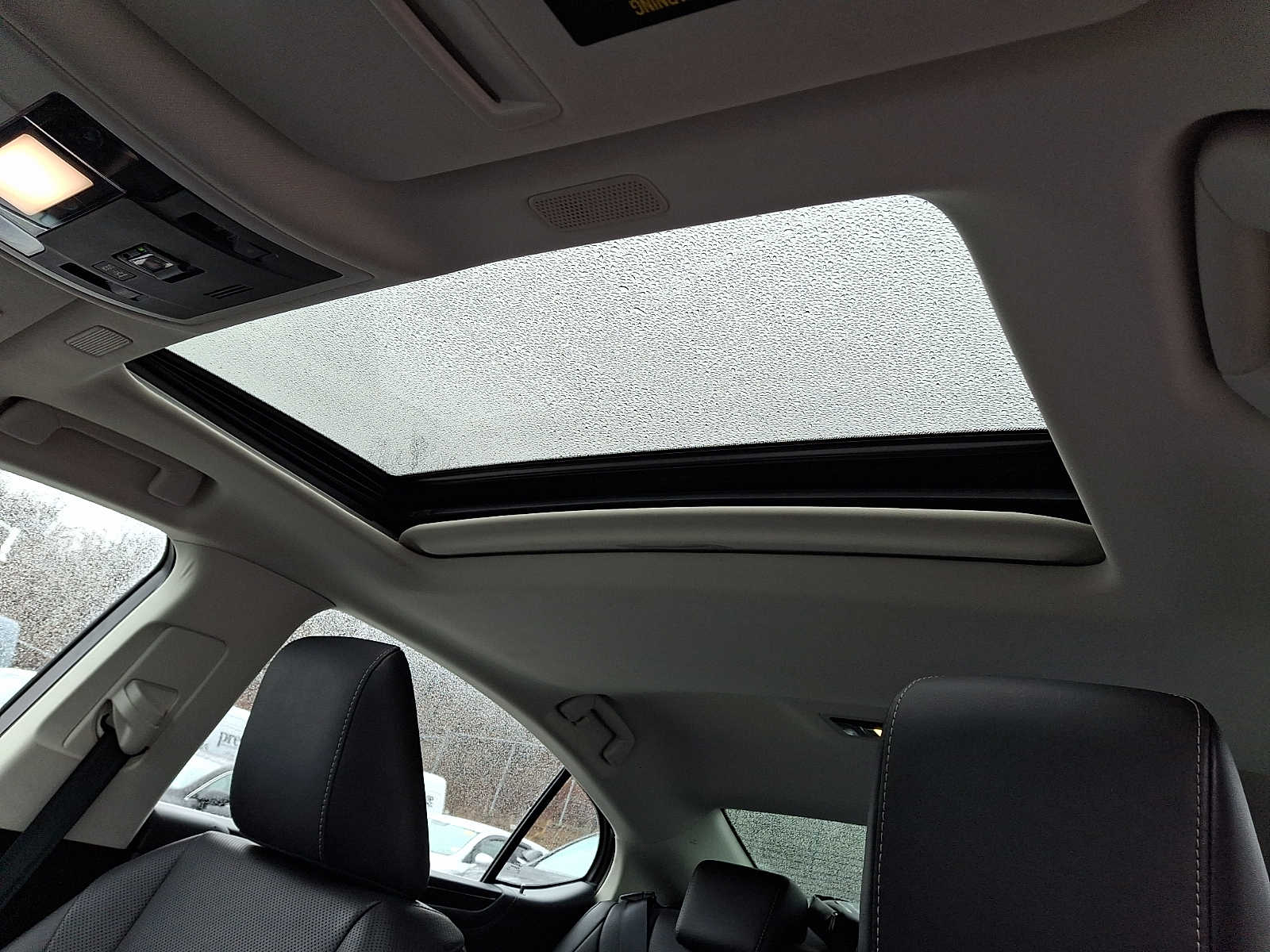 Thumbnail: 2020 Lexus ES - 10