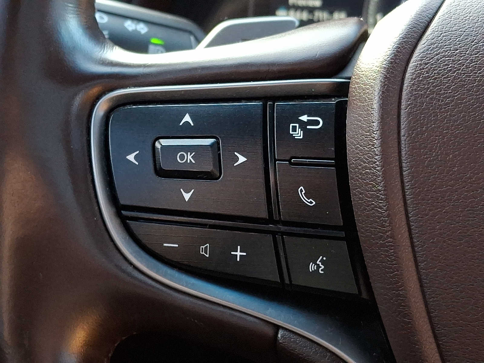 Thumbnail: 2021 Lexus ES - 18