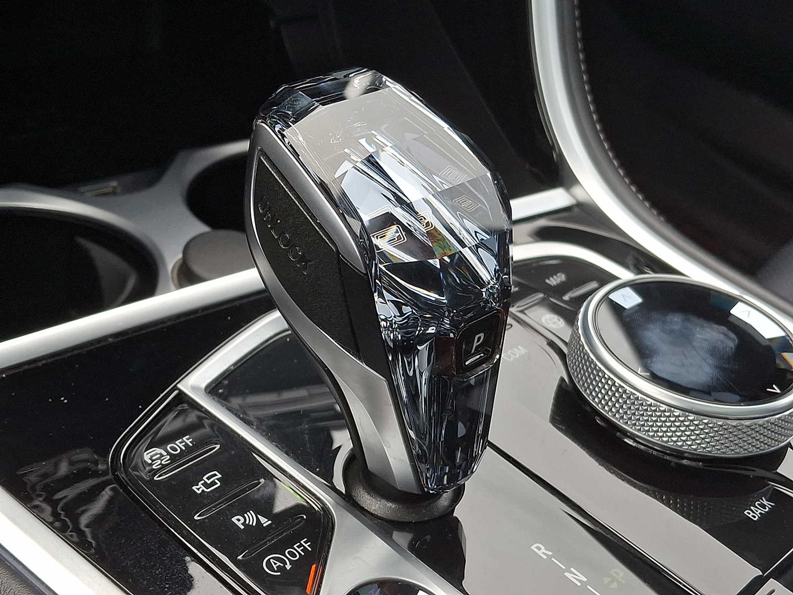 Thumbnail: 2023 BMW 8 Series - 14