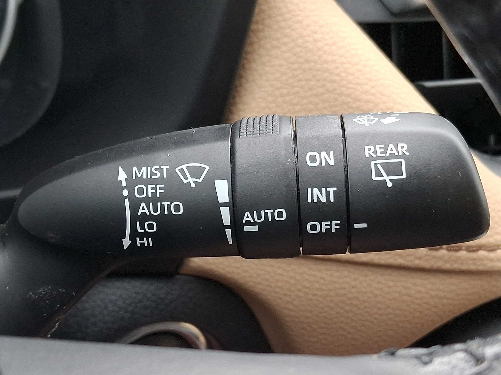 Thumbnail: 2019 Toyota RAV4 - 20
