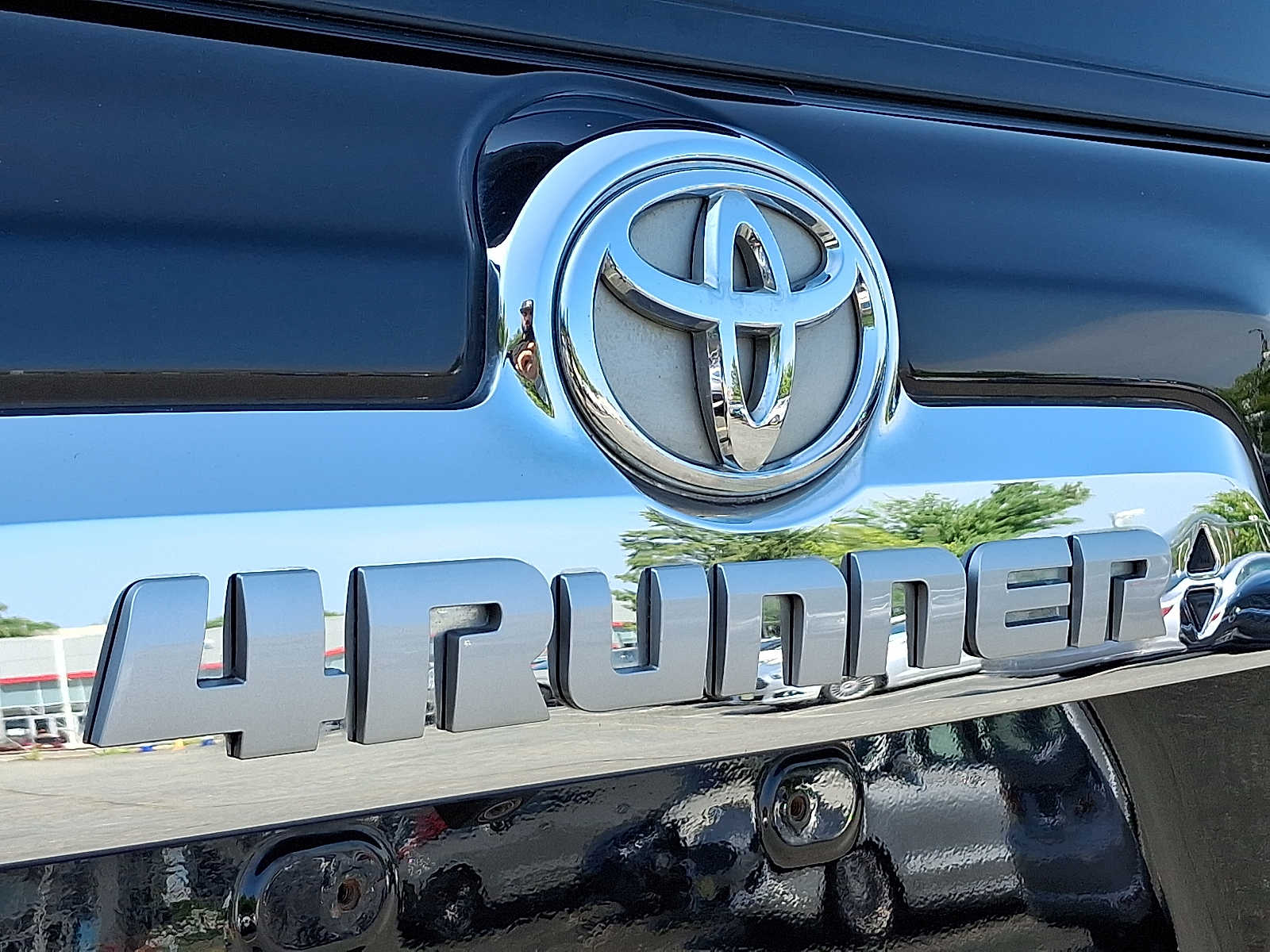 Thumbnail: 2015 Toyota 4Runner - 28