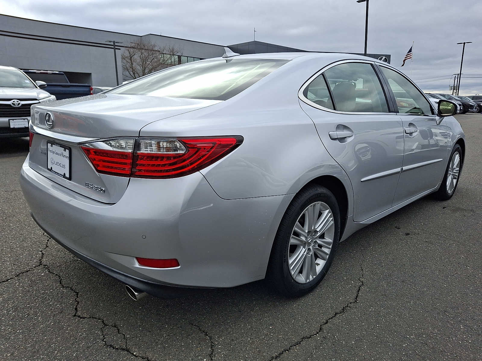 Thumbnail: 2013 Lexus ES - 4