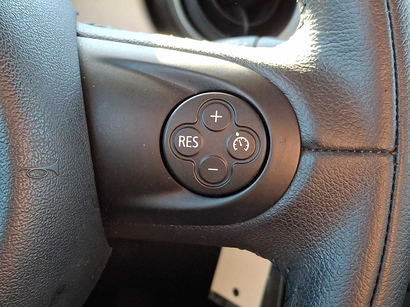 Thumbnail: 2013 MINI Cooper Hardtop - 18