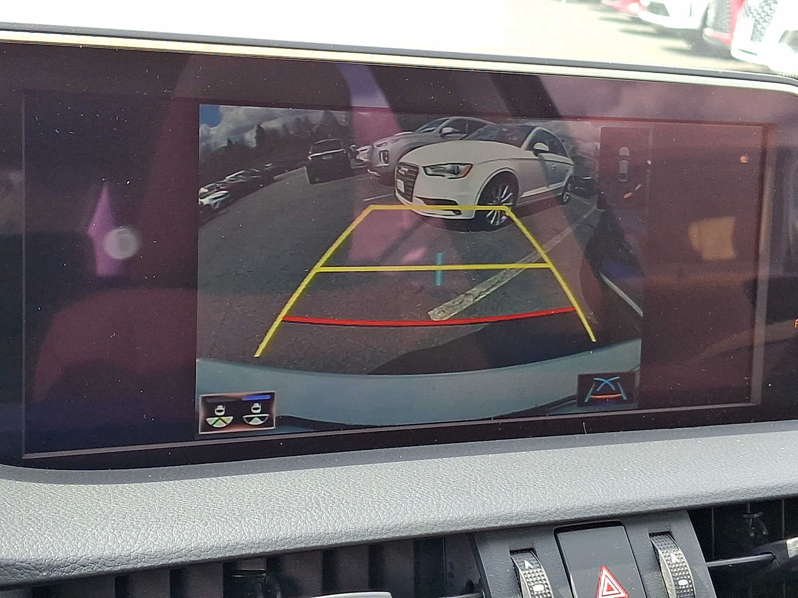 Thumbnail: 2021 Lexus ES - 16