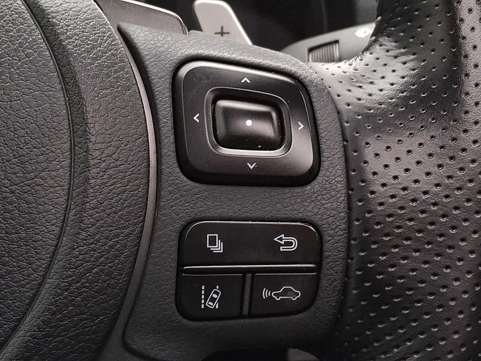 Thumbnail: 2023 Lexus IS - 19