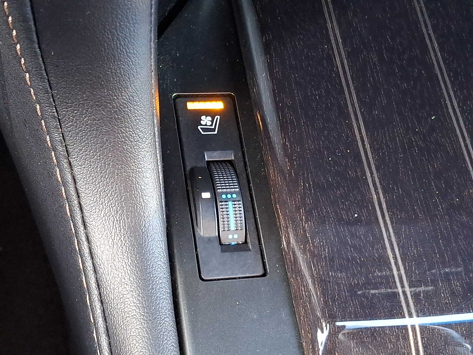 Thumbnail: 2023 Lexus GX - 23