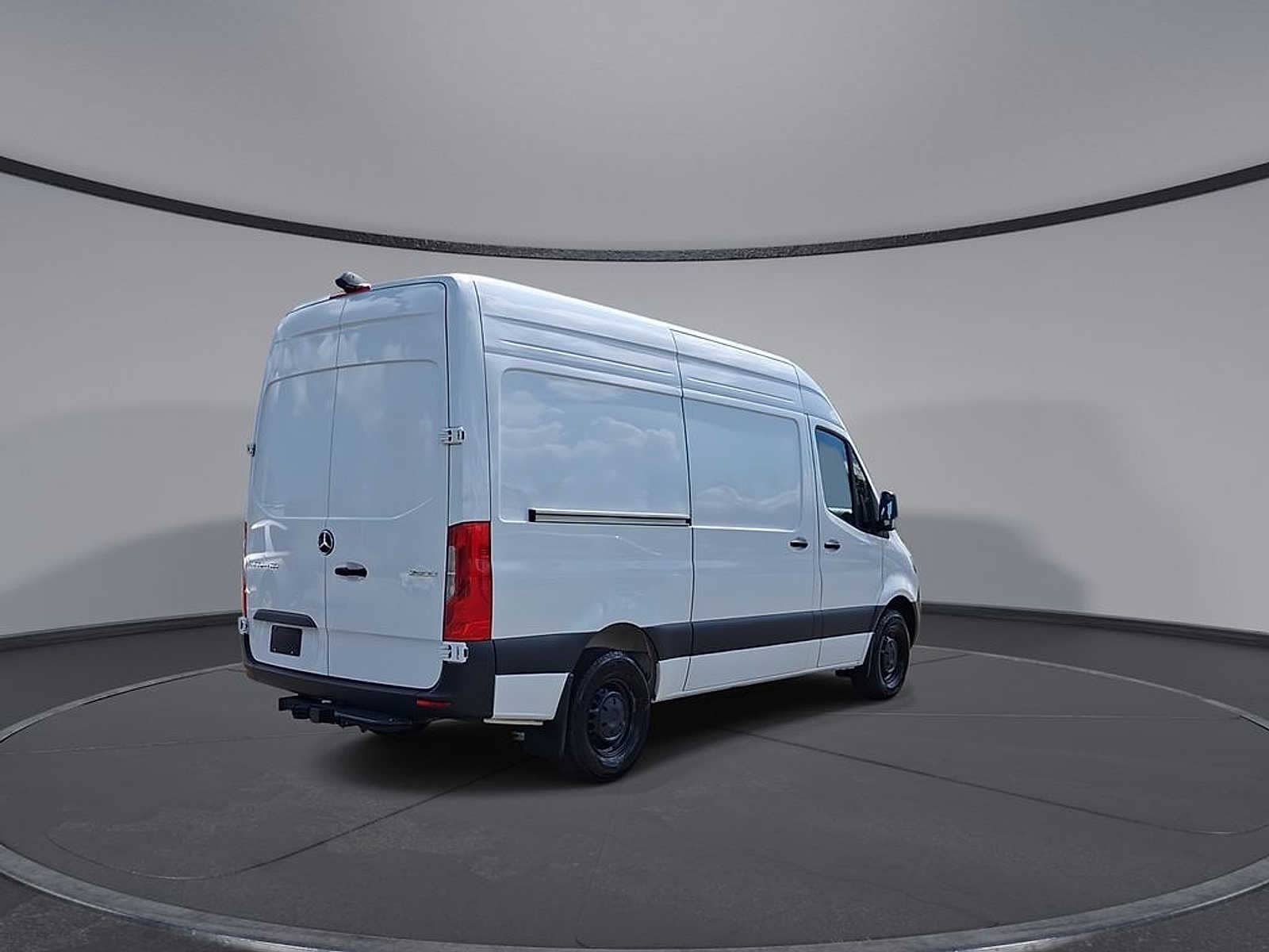 Thumbnail: 2025 Mercedes-Benz Sprinter - 8