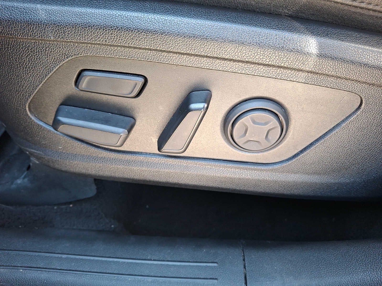 Thumbnail: 2024 Kia Sorento - 11