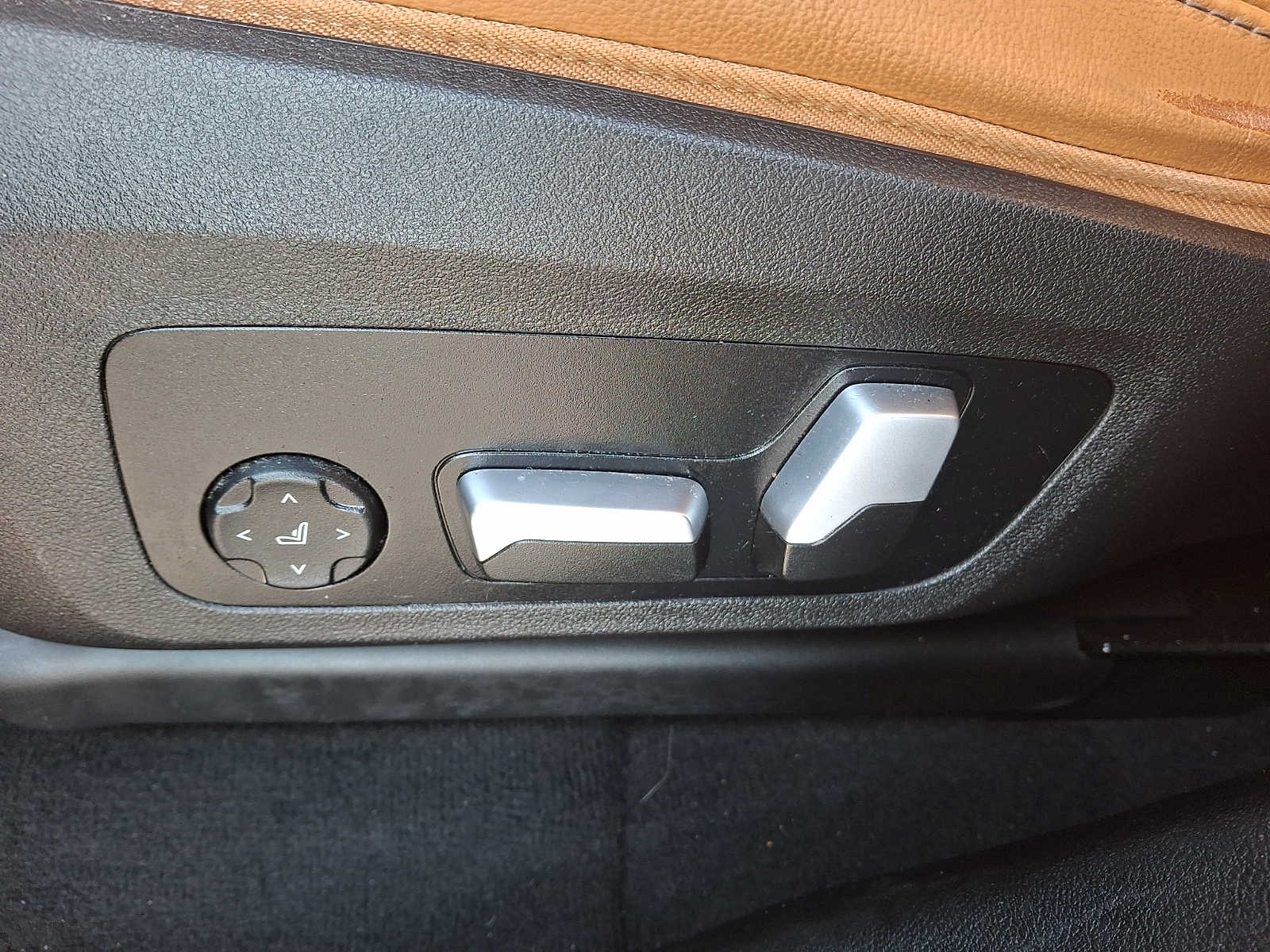 Thumbnail: 2022 BMW X4 - 11